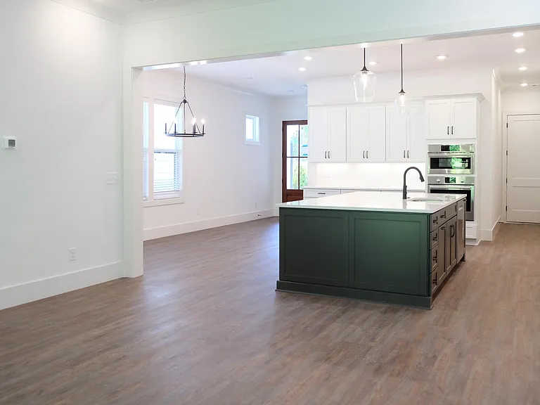 2828 Valley Rd — Photo 15