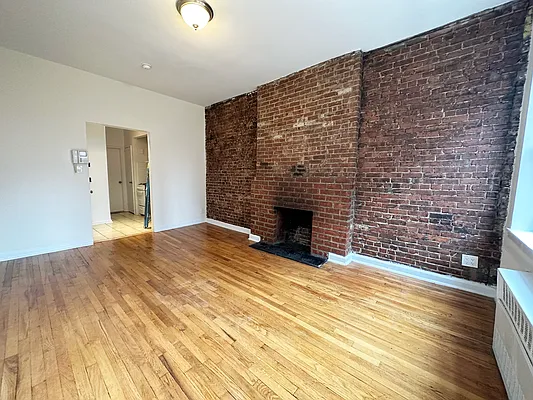 Rented by City Connections Realty | media 6