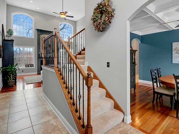 3rd image of 1110 Thornberry Ln