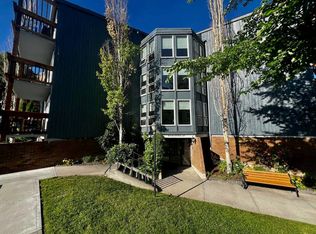 820 W 89th Ave SW #135, Calgary, AB T2V 4N9