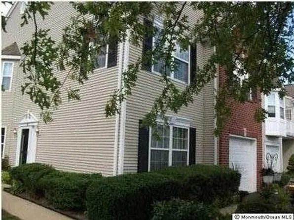 30 Picket Pl, Freehold, NJ 07728