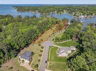 105 Ocean Breeze Dr, Yorktown, VA 23692