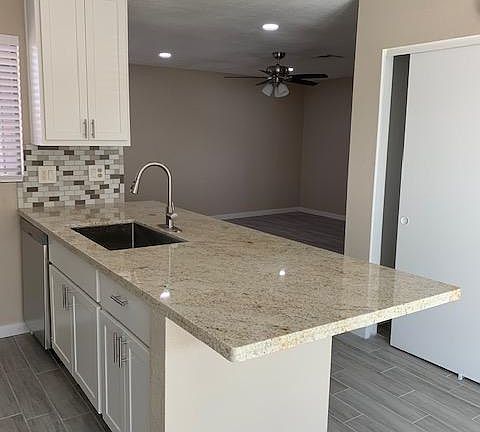 3rd image of 330 W Tonopah Dr Unit 1