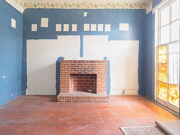 2nd image of 8938 Jeannette St