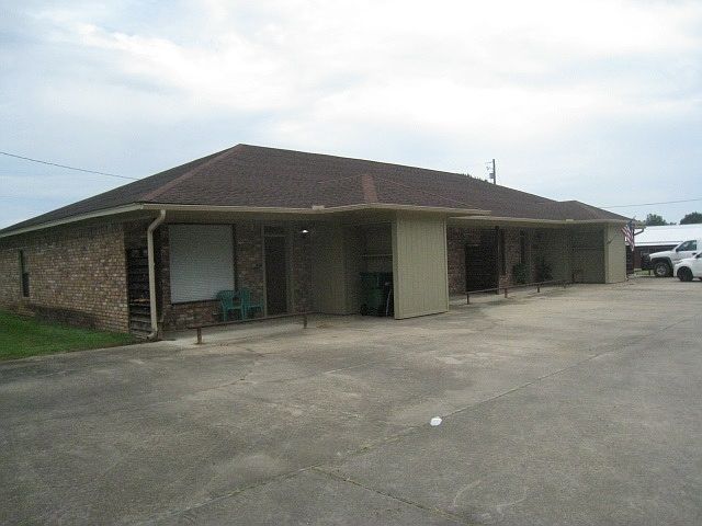 1st image of 900 W Avenue A