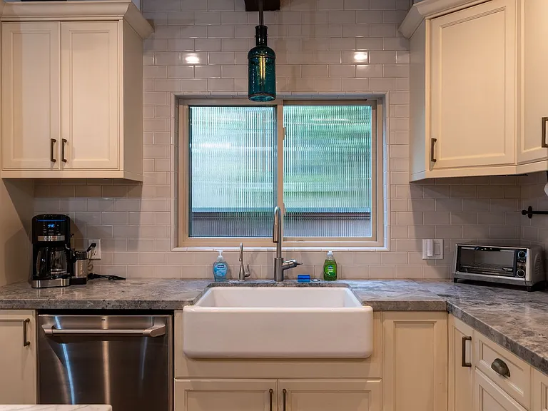 610 Forest Ave — Photo 19