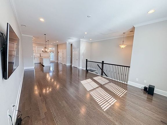 4th image of 1028 Bowman Woods Dr
