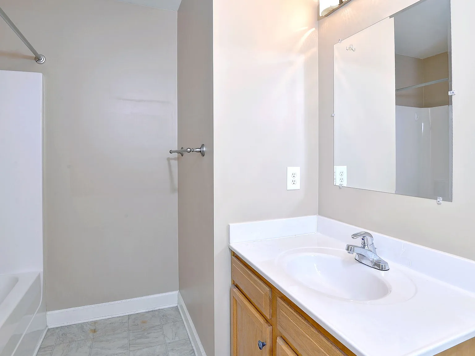 3 bed, 2.5 bath, 1520 sqft, $1,900 — Photo 4