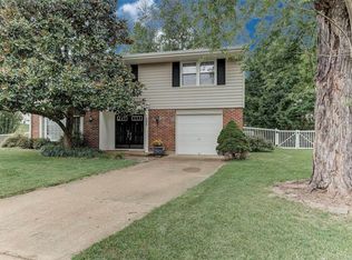 505 Thornlea Ct, Ballwin, MO