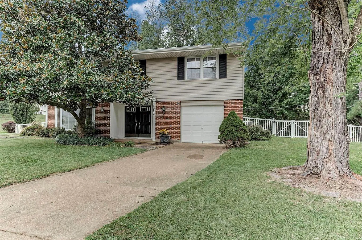 505 Thornlea Ct photo 1