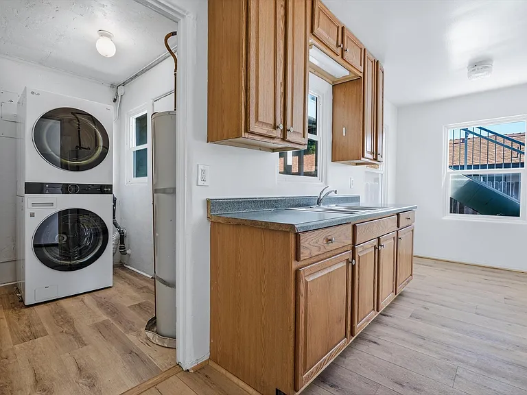 124 Stenner St — Photo 4