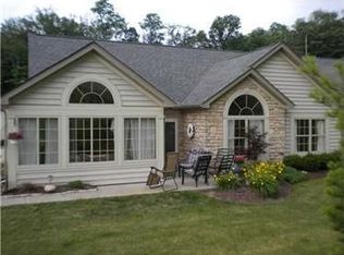 2903 Golf Course Dr, Washington, PA 15301