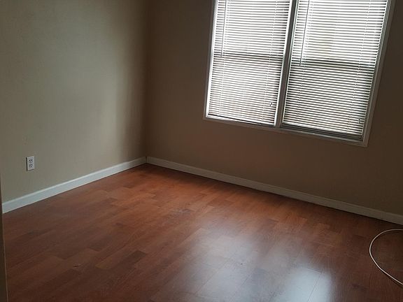 4th image of 4214 Ohio St