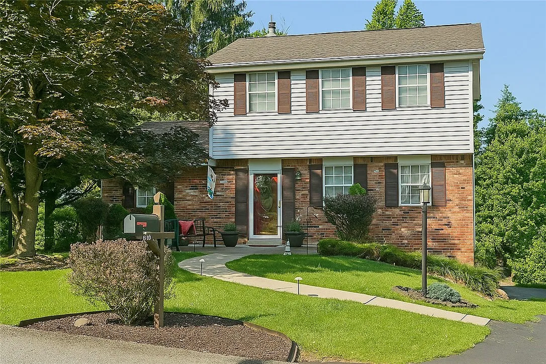 560 Monticello Dr photo 1