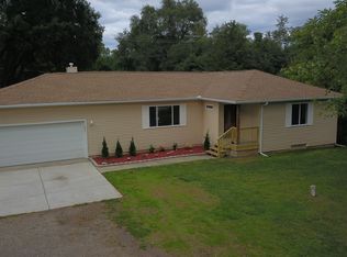 7235 Strawberry Lake Rd, Whitmore Lake, MI 48189