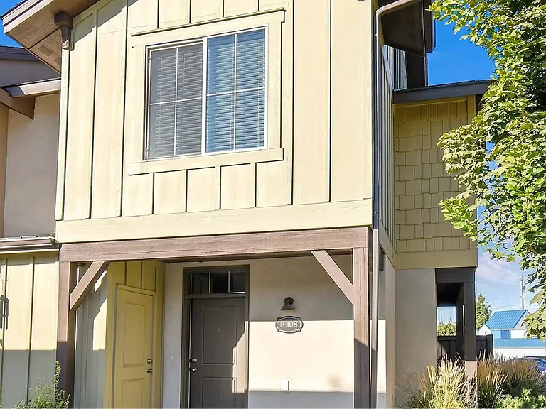 Linder Springs Townhomes — Photo 22