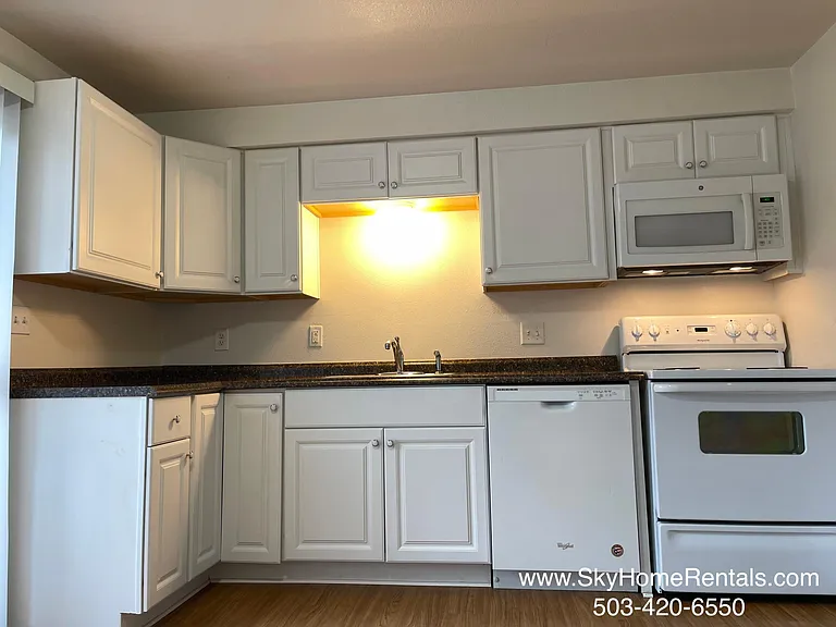 1244 8th St NW — Photo 5