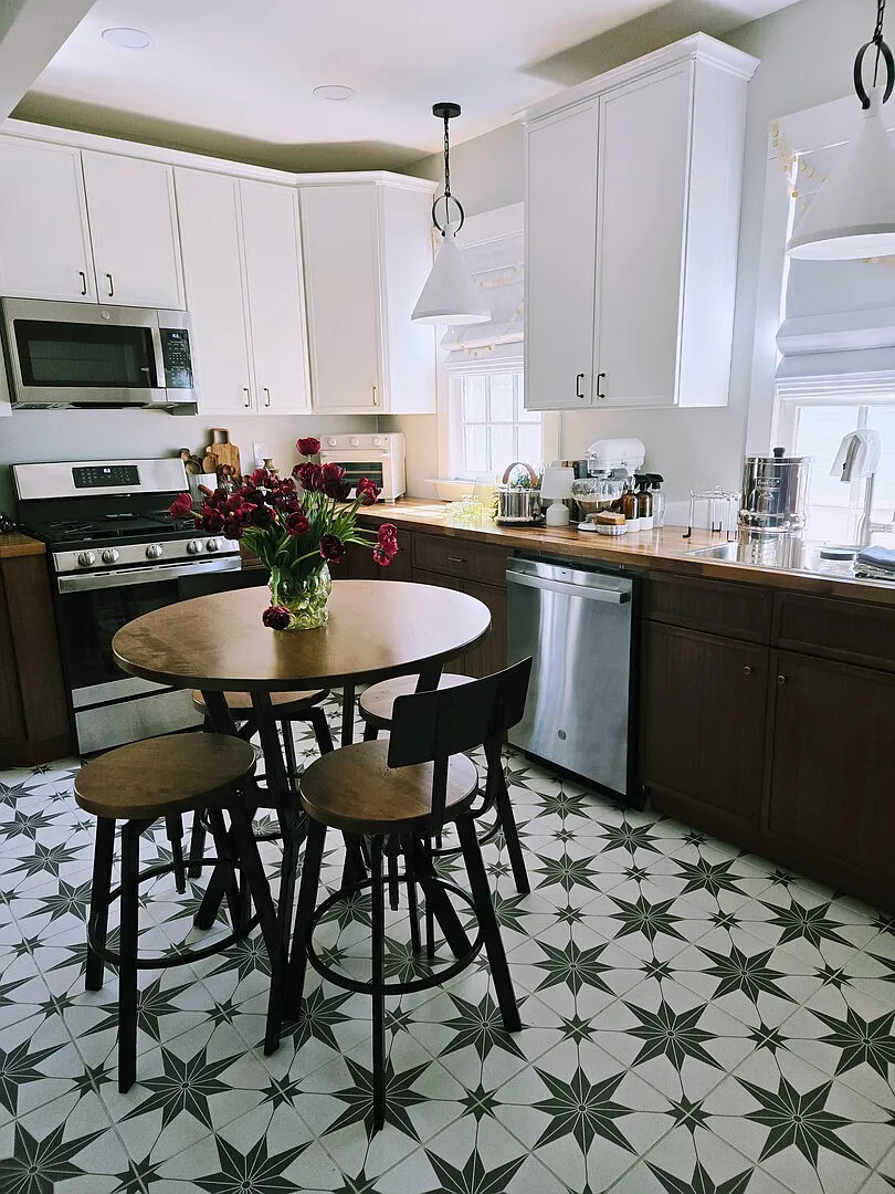 Furnished Home - Suite A | Extended Stays | Yale | New Haven — Photo 2