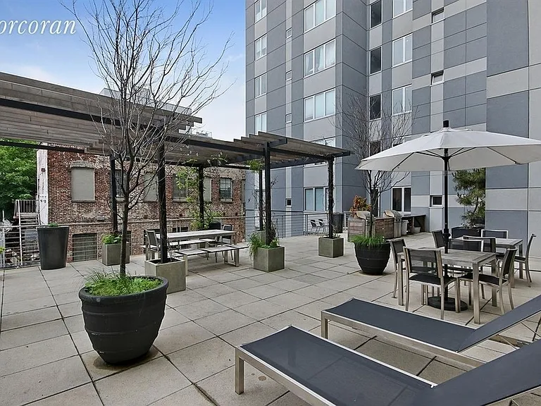 415 Leonard St #6D — Photo 6