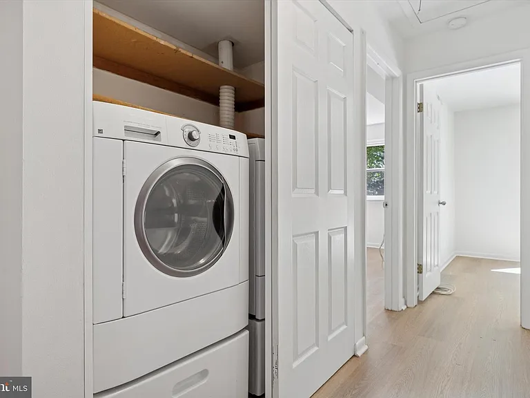 153 Parker Ave #B — Photo 18