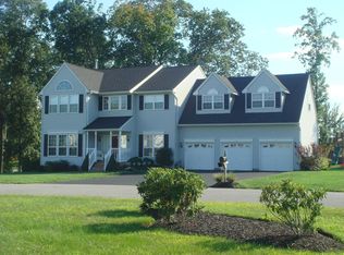 16 Balsam Fir Loop, Wappingers Falls, NY 12590