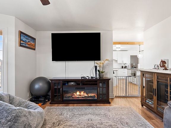 3rd image of 471 Gibson Rd