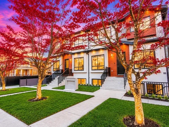 6692 Napier St #1, Burnaby, BC V5B 2C3