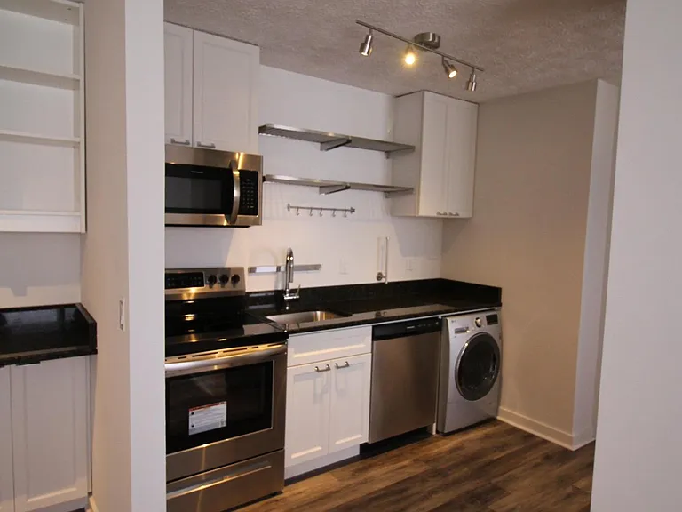 Silver Apartments — Photo 9