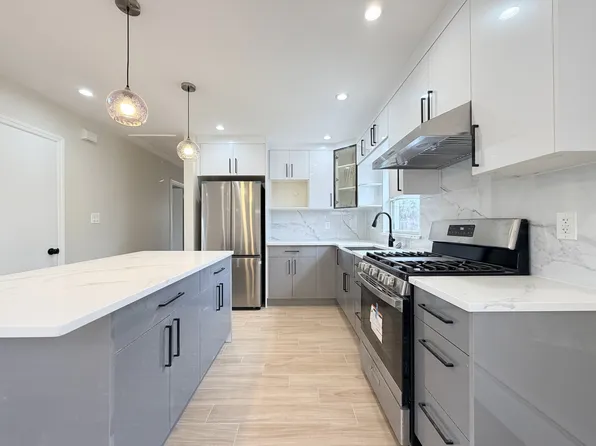 272 N Railroad Ave Floor 2, Staten Island, NY 10304