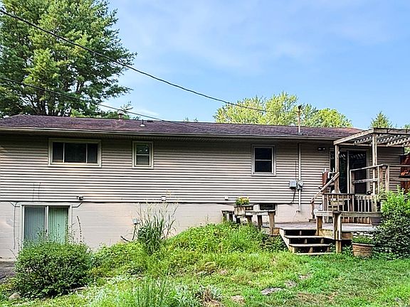 3rd image of 1517 E Elliston Dr