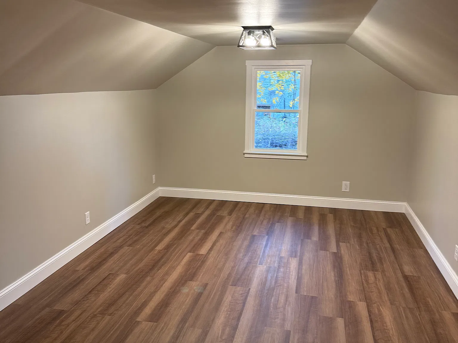 4 bed, 1113 sqft, $1,875 — Photo 4