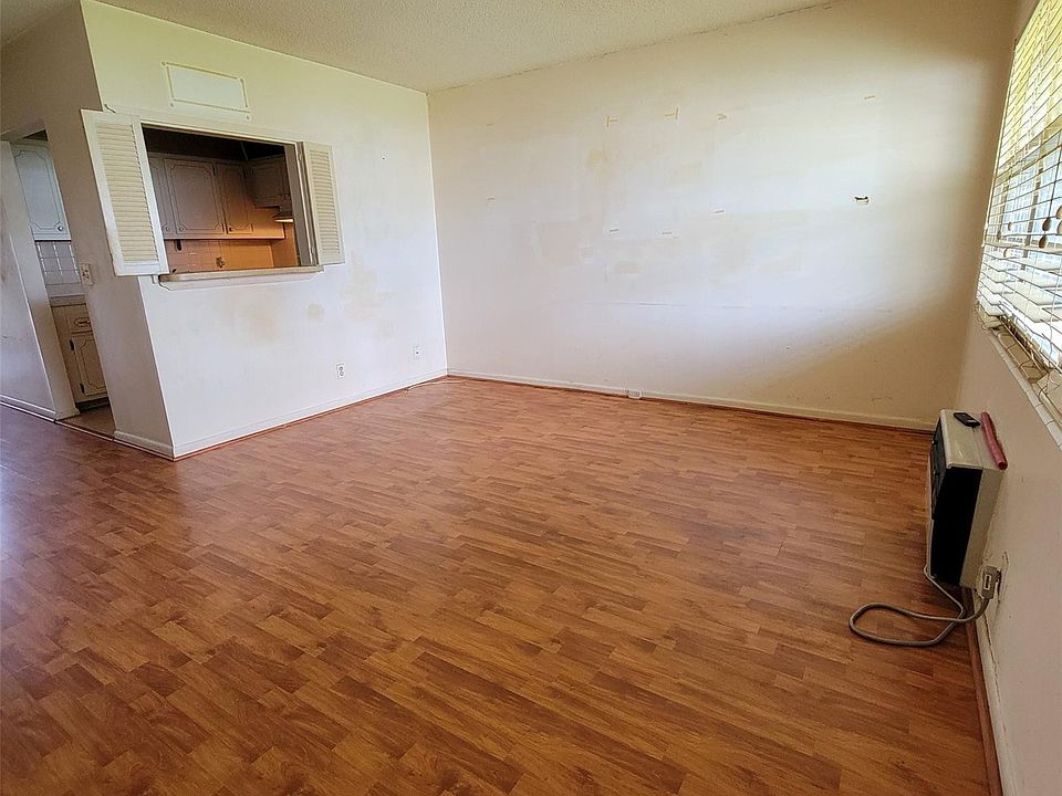 1st image of 115 Upminster #115
