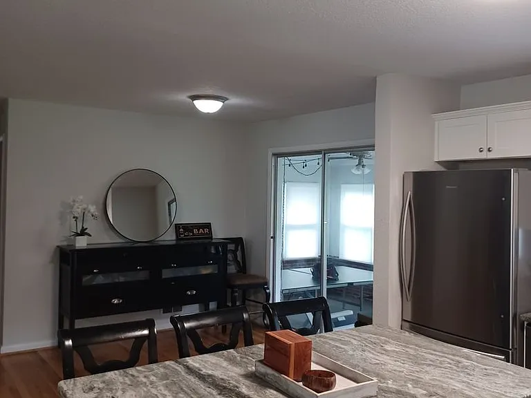 428 Lynn Shores Dr — Photo 4