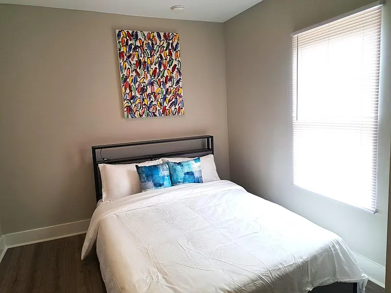 714 Emily Pl NW — Photo 9