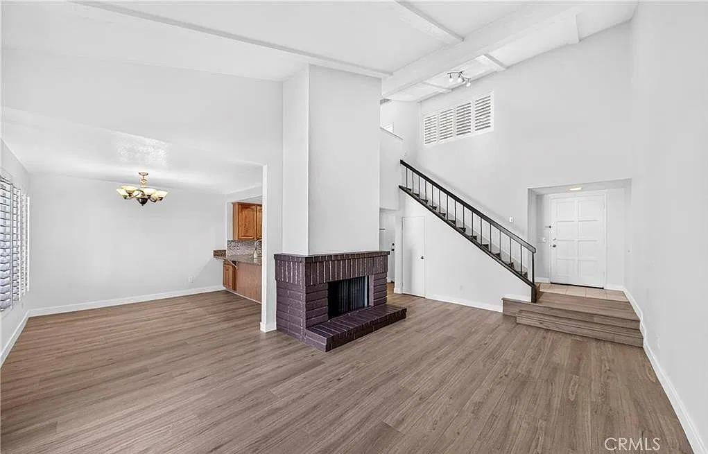 2 bed, 2.5 bath, 1186 sqft, $3,400 — Photo 2