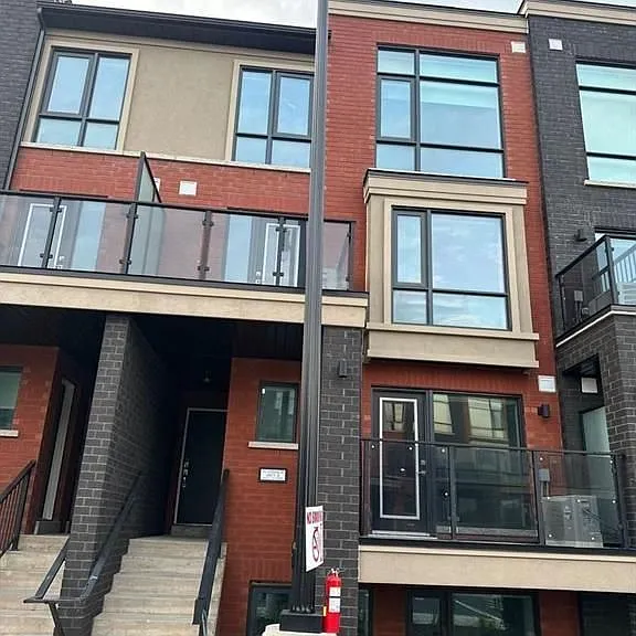 165 Veterans Dr #6 — Photo 1