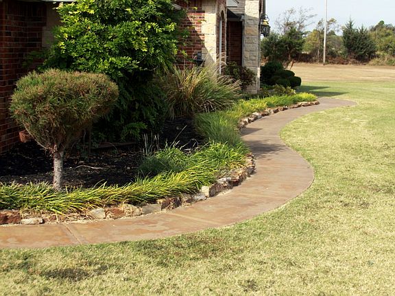 sidewalk from drive to front