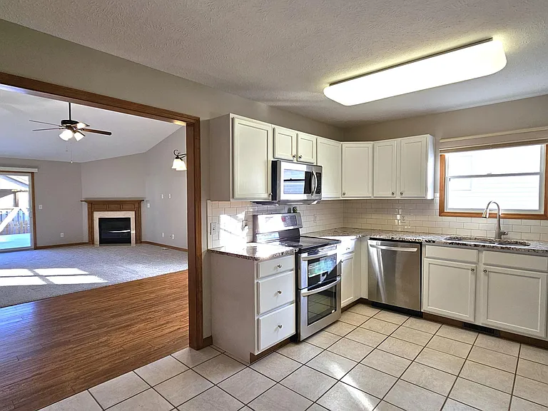 2802 Cronin Dr — Photo 7