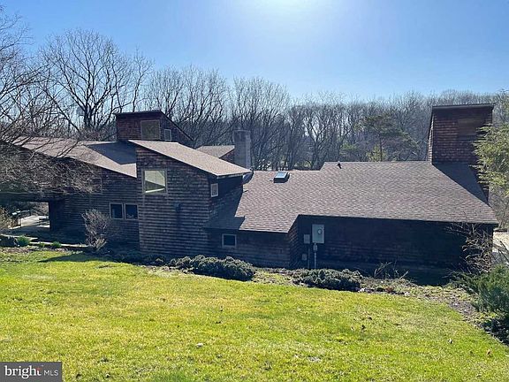 5th image of 806 E McCormick Ave
