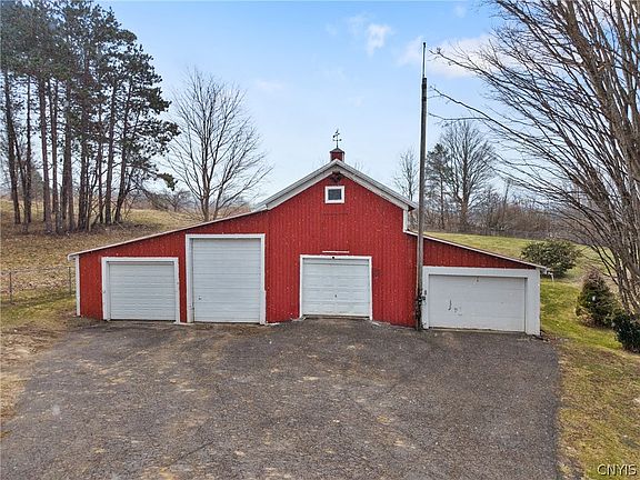 3rd image of 900 Old State Rd