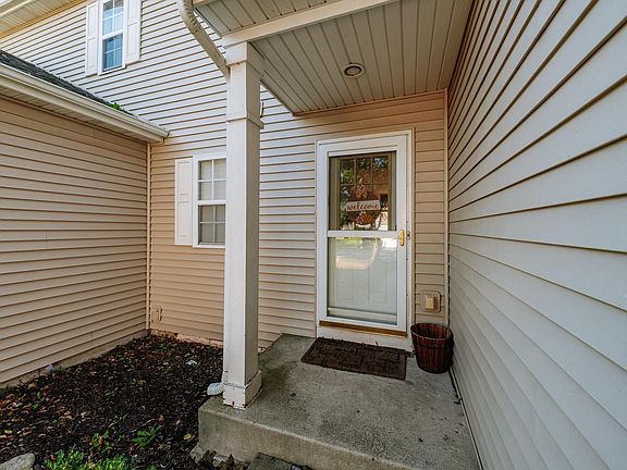 3rd image of 1400 Hunters Ridge DRIVE #124
