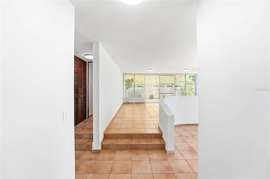 Building Photo - 115 Paseo Real