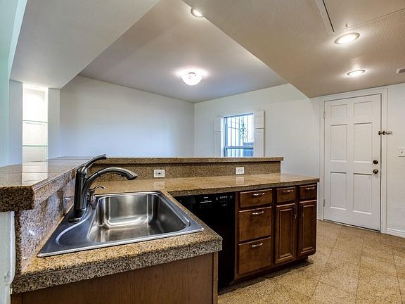 5th image of 6494 Bordeaux Ave #G