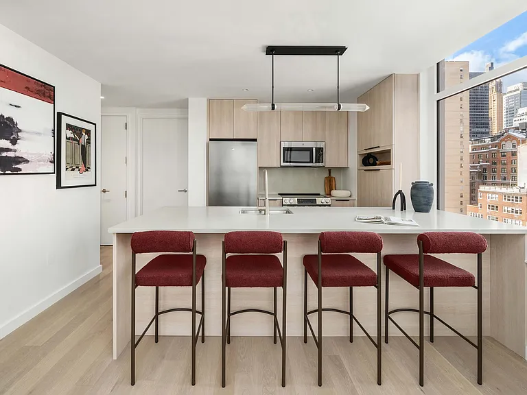 162 E 36th St #5D — Photo 3