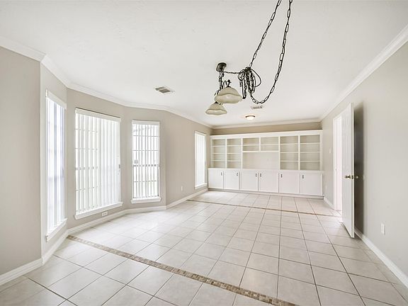 4th image of 4901 Archway Dr