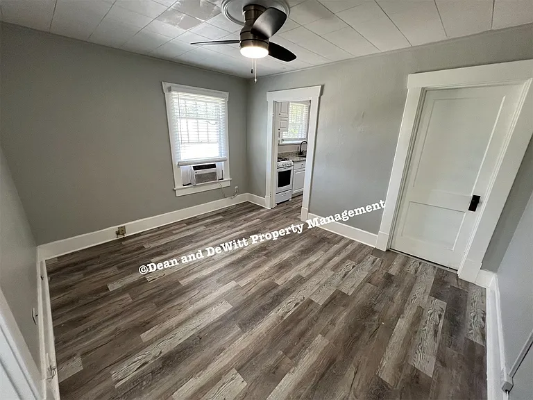 932 10th St N #3 — Photo 6