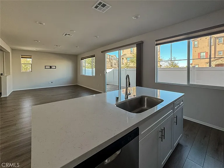40247 Birchfield Dr — Photo 5