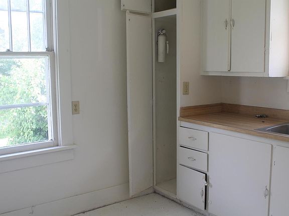 5th image of 505 W Cherry St #2