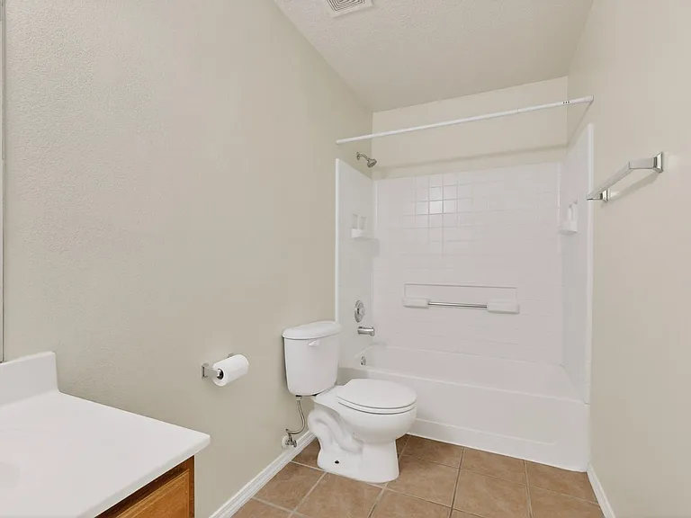 5841 Sandoval Dr NE — Photo 37