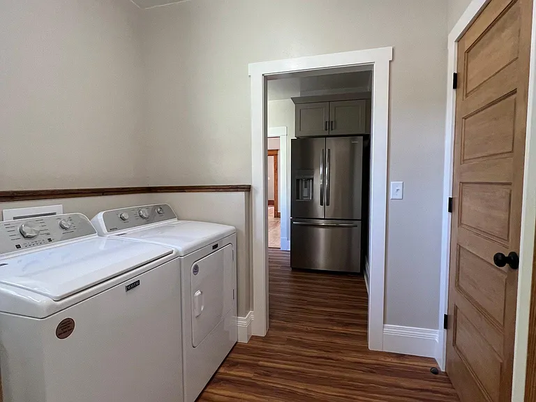 802 W Evelyn St — Photo 5